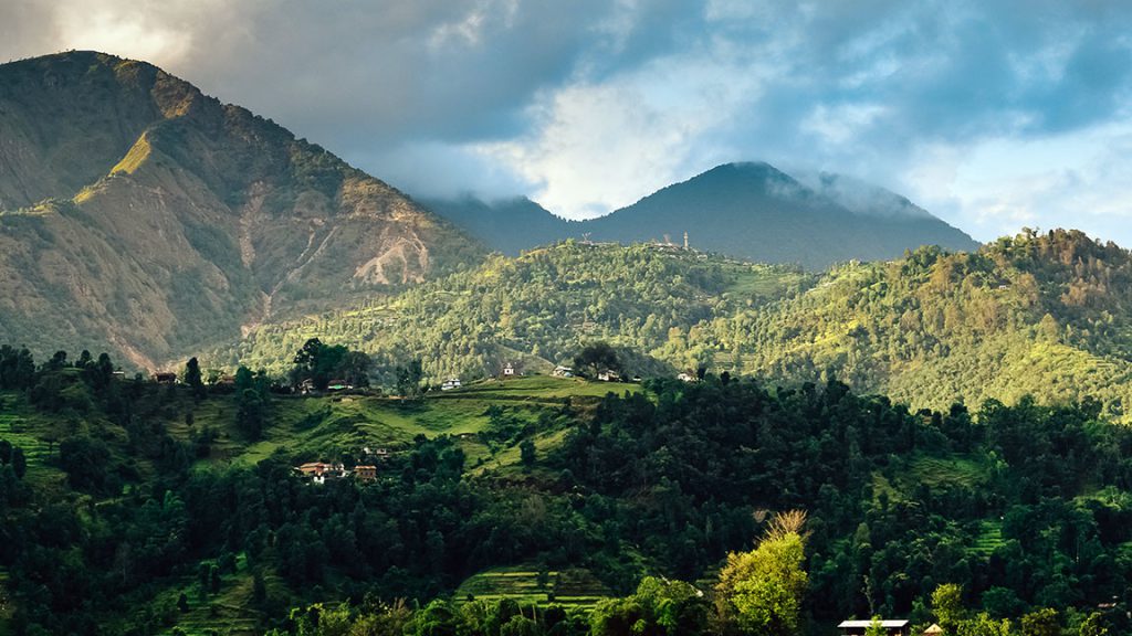 Opiniónes del profesor John Paul Lederach sobre el movimiento de transformación de conflictos en Nepal